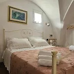 Centro Dimora Elvira Holiday home *